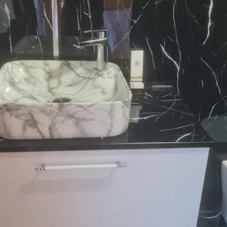 Shtepiza Lio Liqeni Merhojes 3*