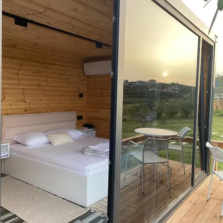 Bed & Breakfast Shtepiza Lio Liqeni Merhojes Belsh