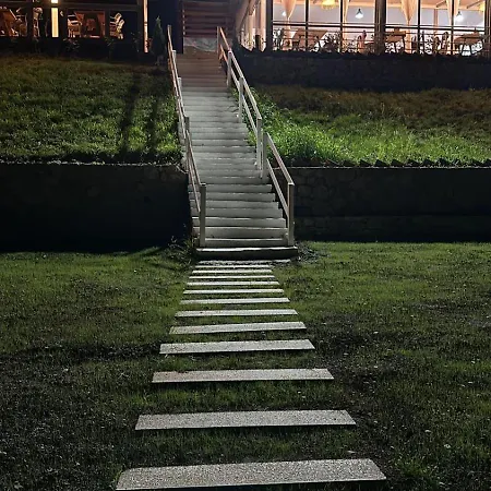 Nocleg ze śniadaniem Shtepiza Lio Liqeni Merhojes 3*