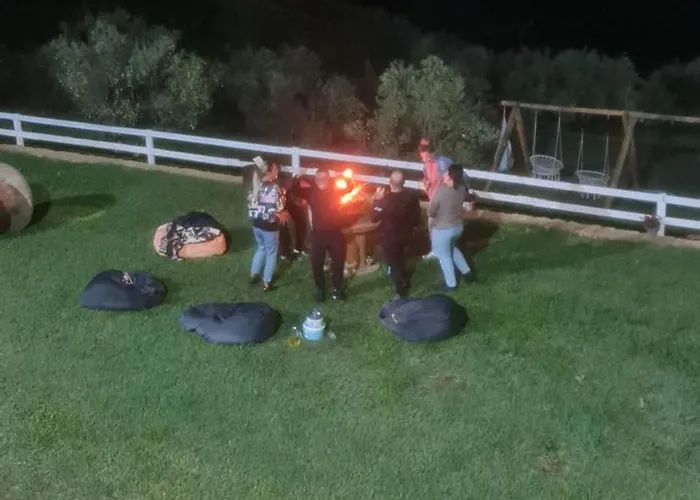 Shtepiza Lio Liqeni Merhojes 3* Belsh