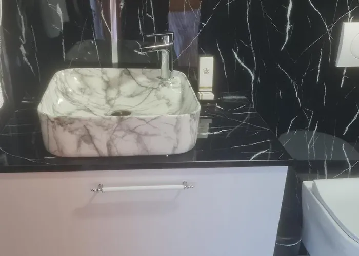 Shtepiza Lio Liqeni Merhojes 3*